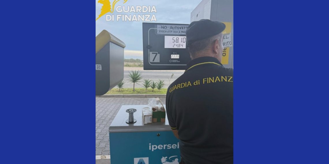 Crotone, acqua nel gasolio: sequestro carburante e denuncia al gestore