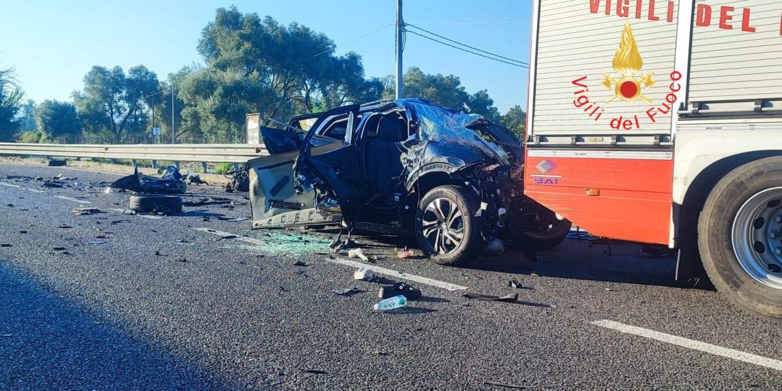 Tragico incidente a Rosarno: morti padre e le figlie di 14 e 8 anni