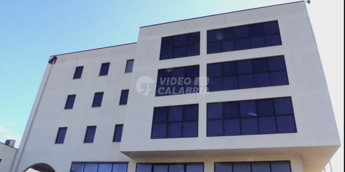 L’Asp di Crotone acquista l’ex edificio Datel: nascerà la Cittadella della Salute