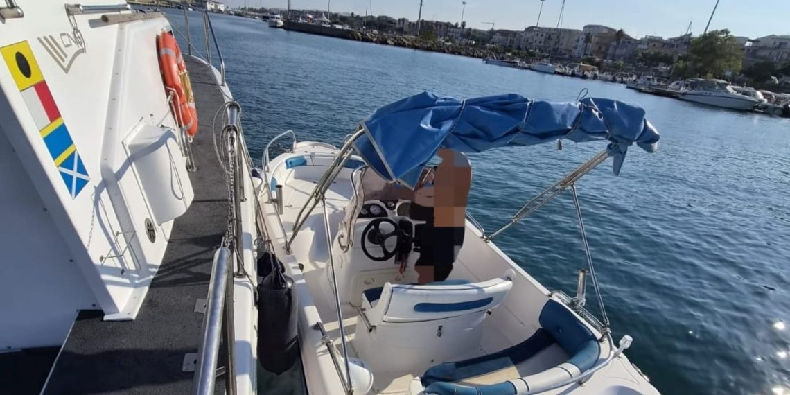 Crotone, Guardia Costiera: verifiche e multe in mare e sulle spiagge