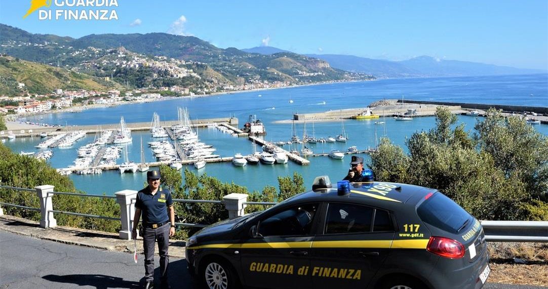 Estate sotto controllo, blitz della Finanza contro abusivi e lavoro nero