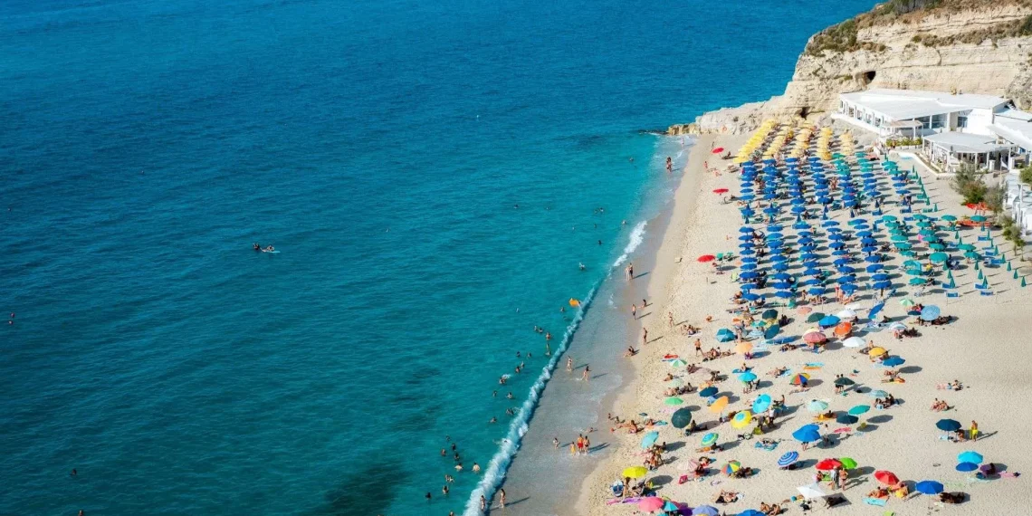 Vacanze, in estate 20,4 miliardi di spesa: 541 milioni legati ai rincari