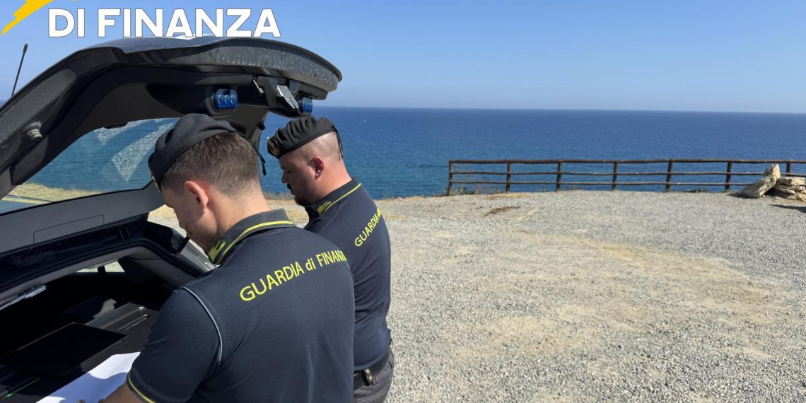 Cirò Marina, palazzo trasformato in struttura ricettiva abusiva: oltre 190 ospiti
