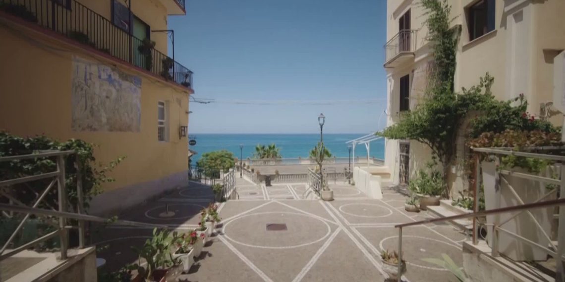 Turismo, la Calabria cresce ancora: nel 2026 registrati 2,3 milioni di arrivi