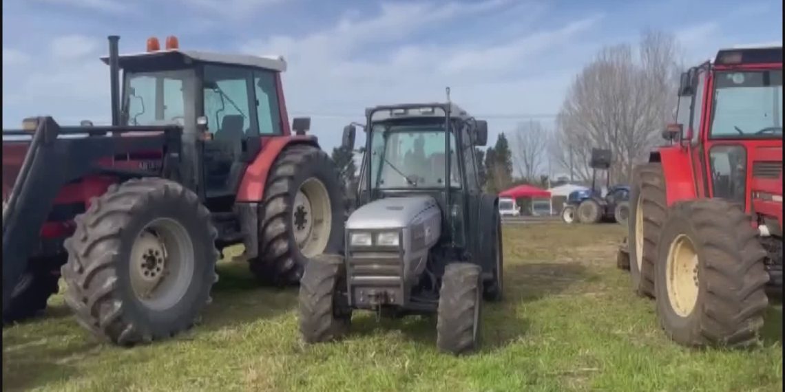 Agricoltori in protesta in Calabria: blocchi stradali contro caro carburante e crisi del settore