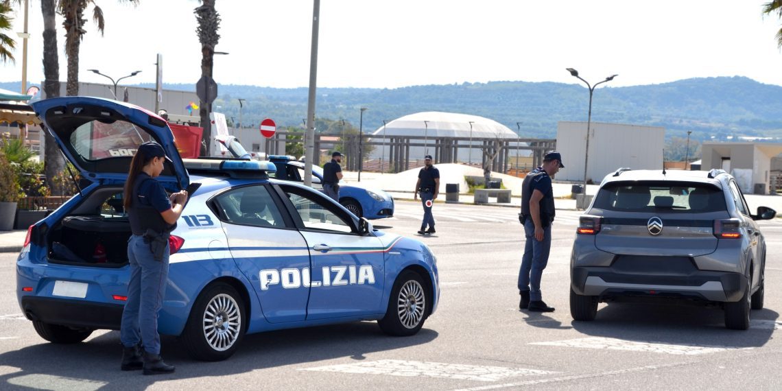 Furto a Gioia Tauro, la Polizia individua il gruppo dopo mesi di indagini