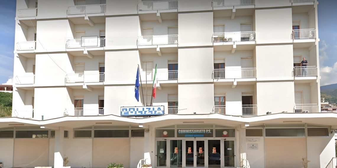 Paola, sorpreso a rubare in casa: arrestato un 47enne