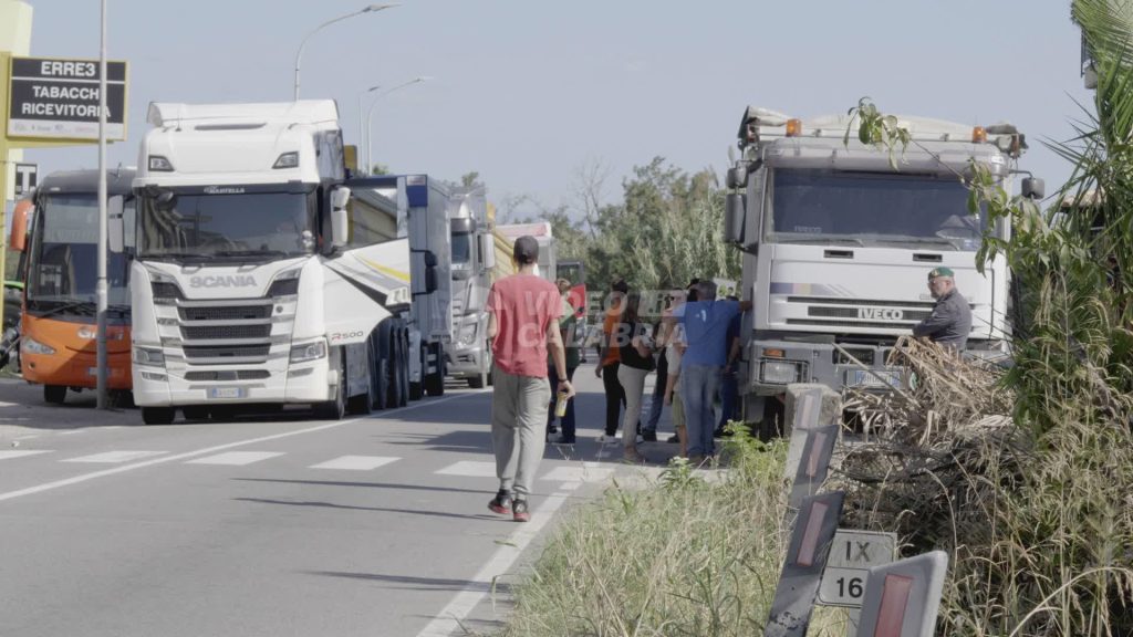 Agricoltori ed autotrasportatori: le proteste vanno avanti su tutti i presidi