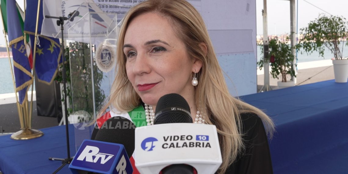 Gioia Tauro, lettera con minacce ai figli della sindaca Simona Scarcella