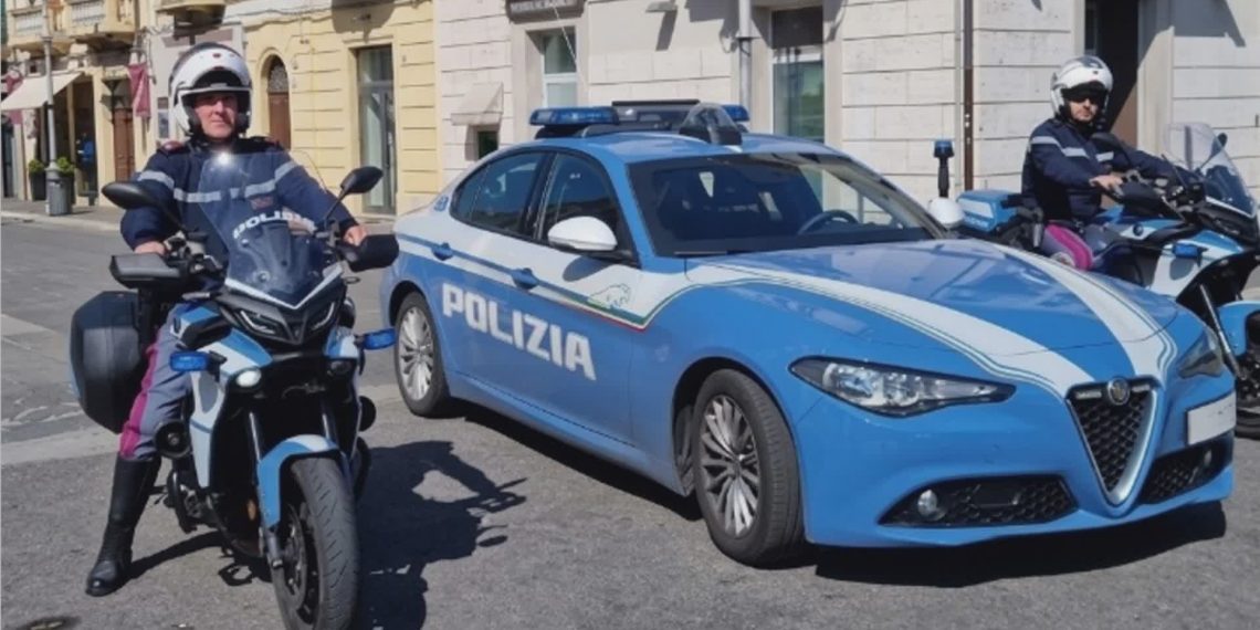 Crotone, controlli della Polizia: otto denunce tra alcol, droga e documenti falsi