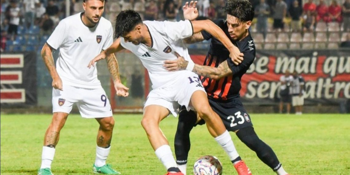 Calcio Coppa Italia: Crotone-Cosenza 0-2