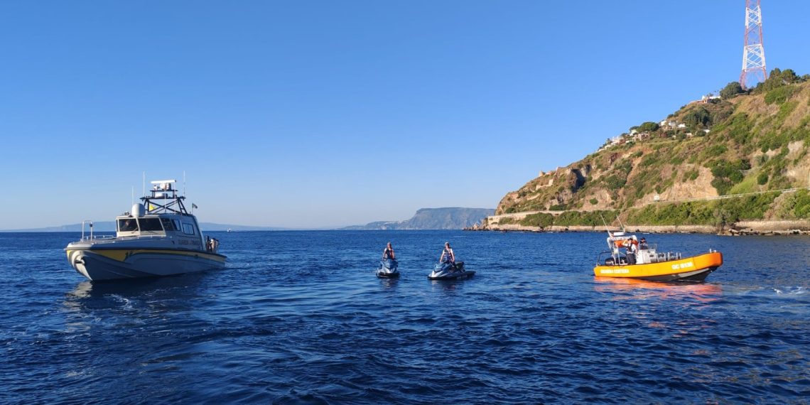 Villa San Giovanni, Scilla e Bagnara, controlli in mare: multe per 4.000 euro