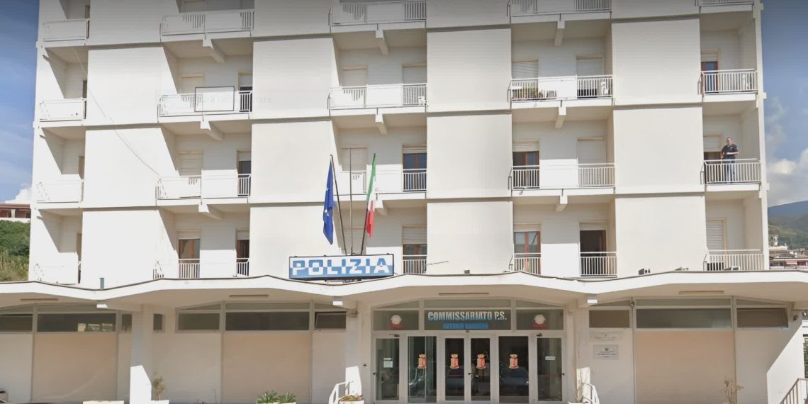 Paola, blitz della Polizia sulla costa: arresti, trovate armi e droga