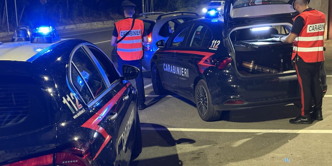 Vibonese, auto fuori strada nella notte: morti due uomini