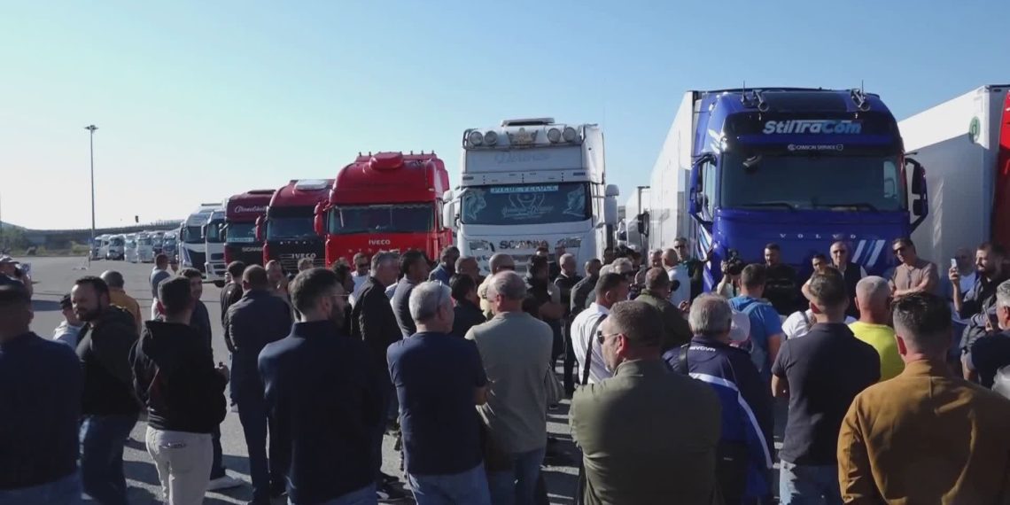 Autotrasportatori, Fedralog Calabria annuncia il fermo per il 16 ottobre