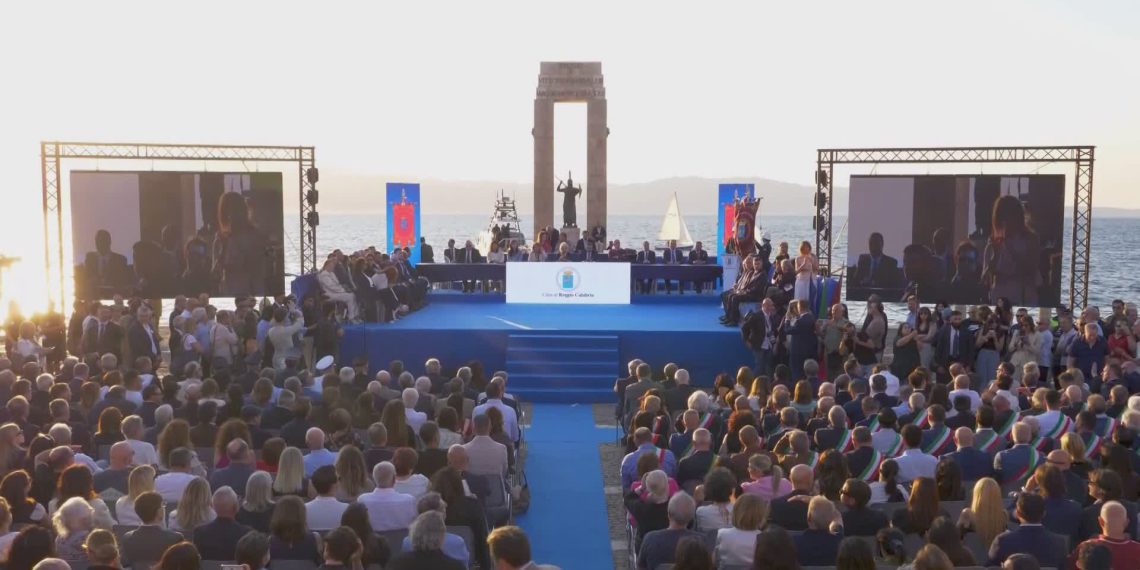 Reggio Calabria, Cannizzaro giura da sindaco: al via la nuova consiliatura