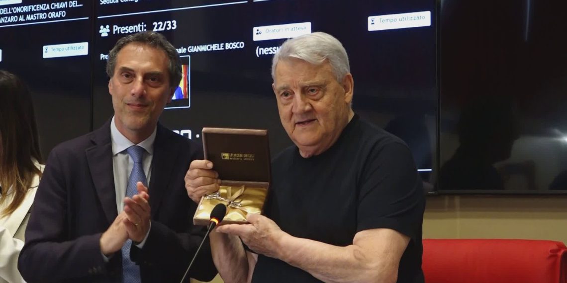 A Gerardo Sacco le chiavi della Città di Catanzaro