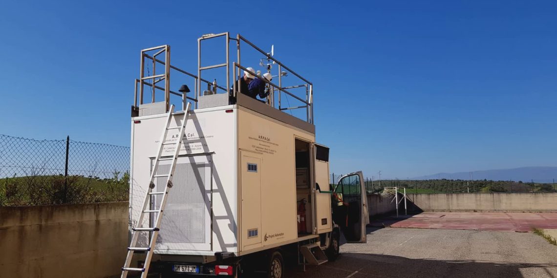 Incendio Poly2Oil, Arpacal: “Emissioni di Ipa e metalli in atmosfera”