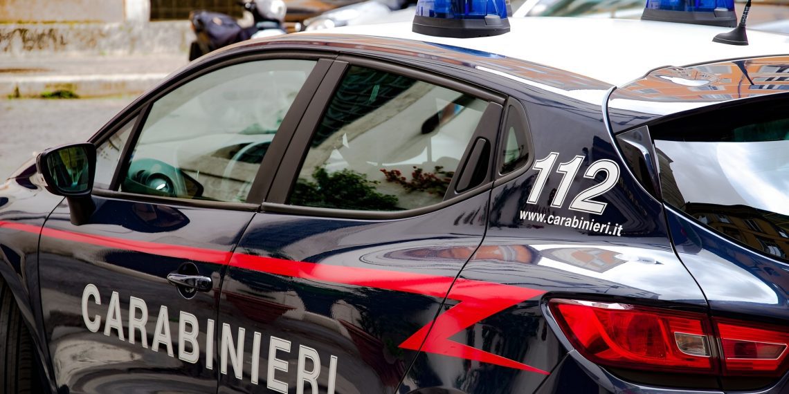 Cassano all’Ionio, auto distrutta dalle fiamme: indagano i carabinieri