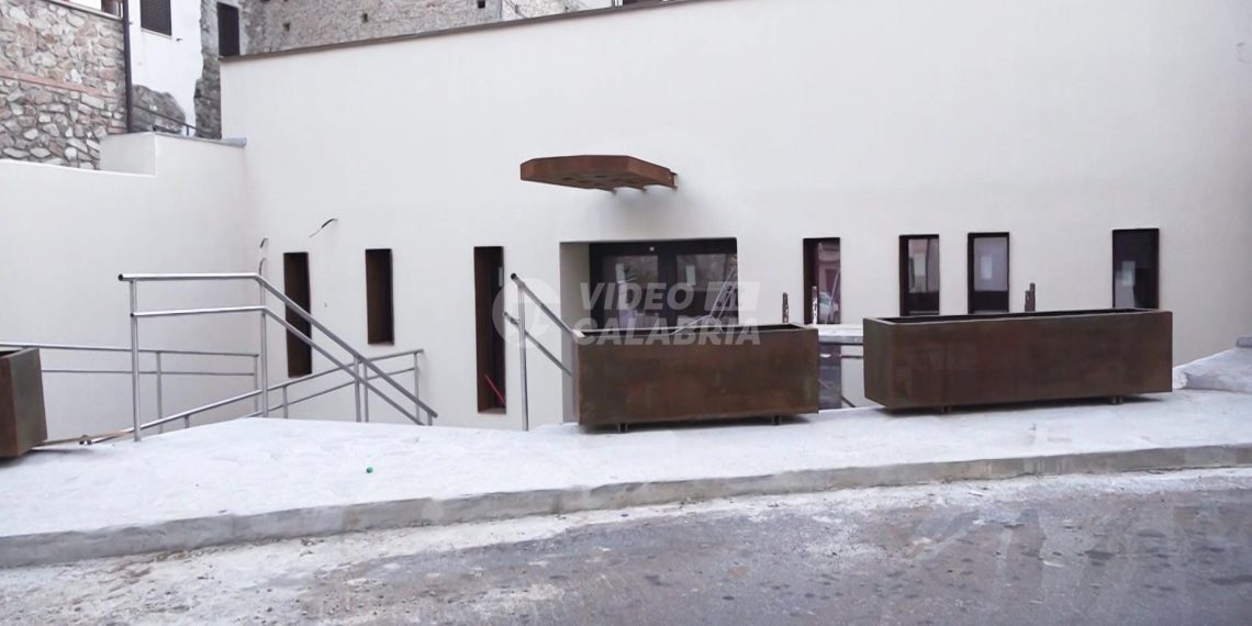 Museo dedicato a Steven Tyler: a giudizio sindaco di Cotronei e 13 persone
