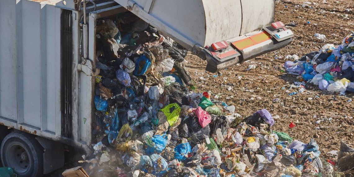 Trasportavano oltre 700 chili di rifiuti speciali senza autorizzazioni: tre denunciati a Sellia