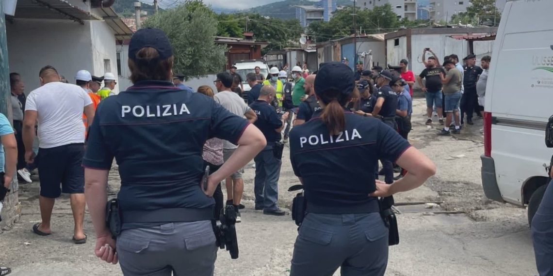 Campo rom di Scordovillo, partono le operazioni di sgombero