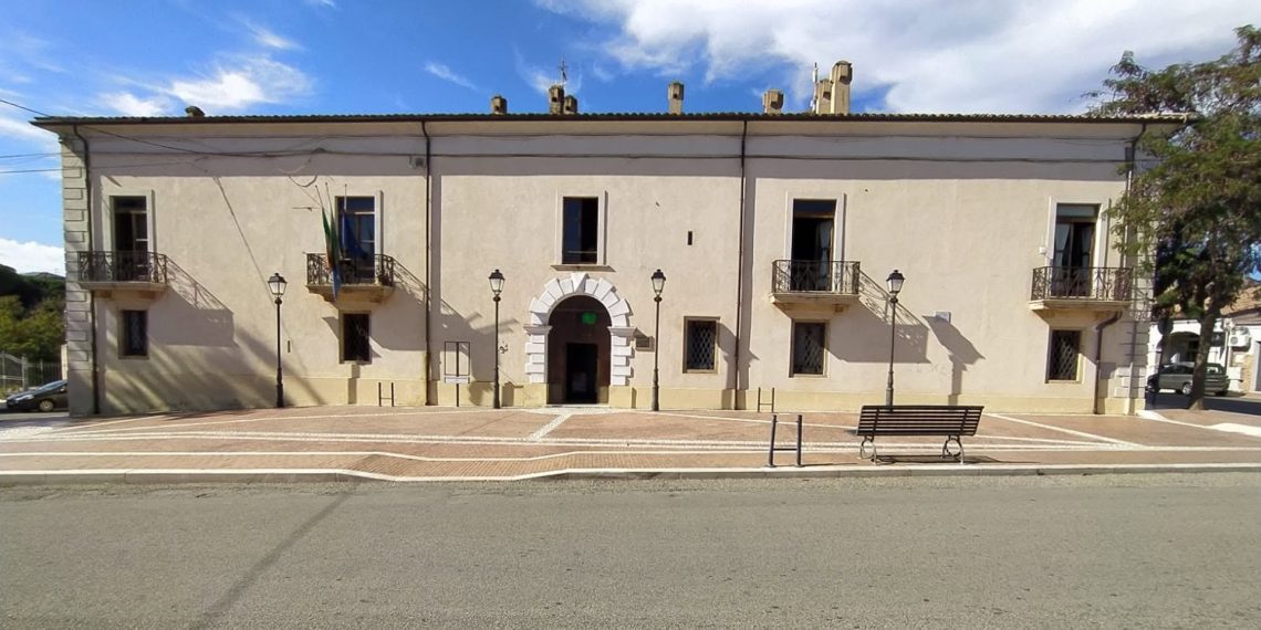 Isola Capo Rizzuto: si dimettono i consiglieri comunali d’opposizione