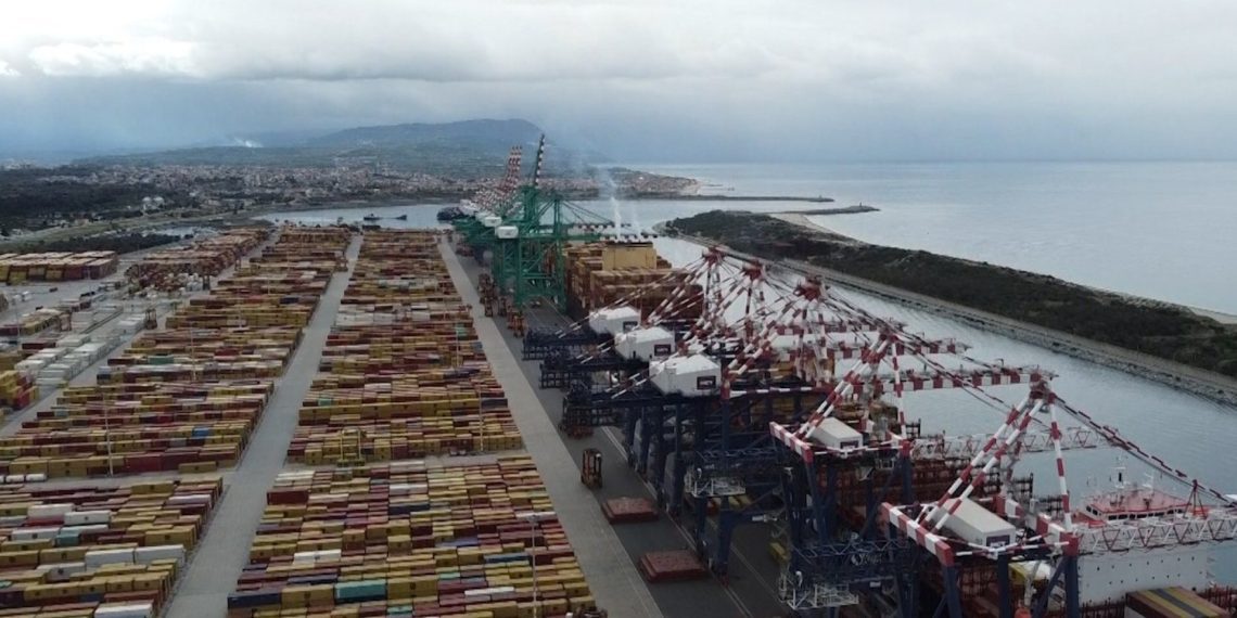 252 chili di cocaina al porto di Gioia Tauro, arrestati due portuali